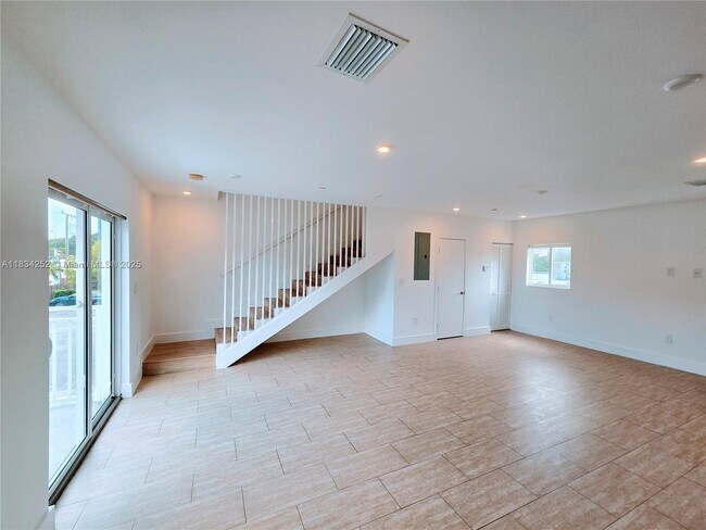 Foto del edificio - 6336 SW 27th St