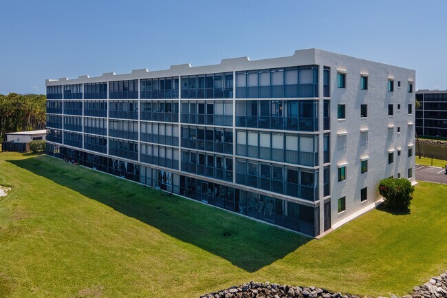 5801 N Banana River Blvd Cape Canaveral, FL 32920-3902 - Casta Del Sol Condo Association