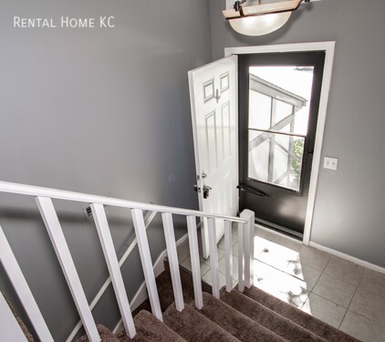 Foto del edificio - 3-bedroom / 2-bath Duplex w finished lower...