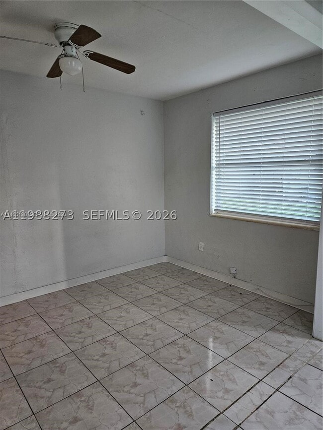 Building Photo - 1437 NE 110th St