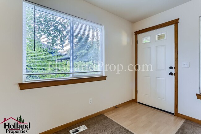 Foto del edificio - 6547 SE Woodstock Blvd