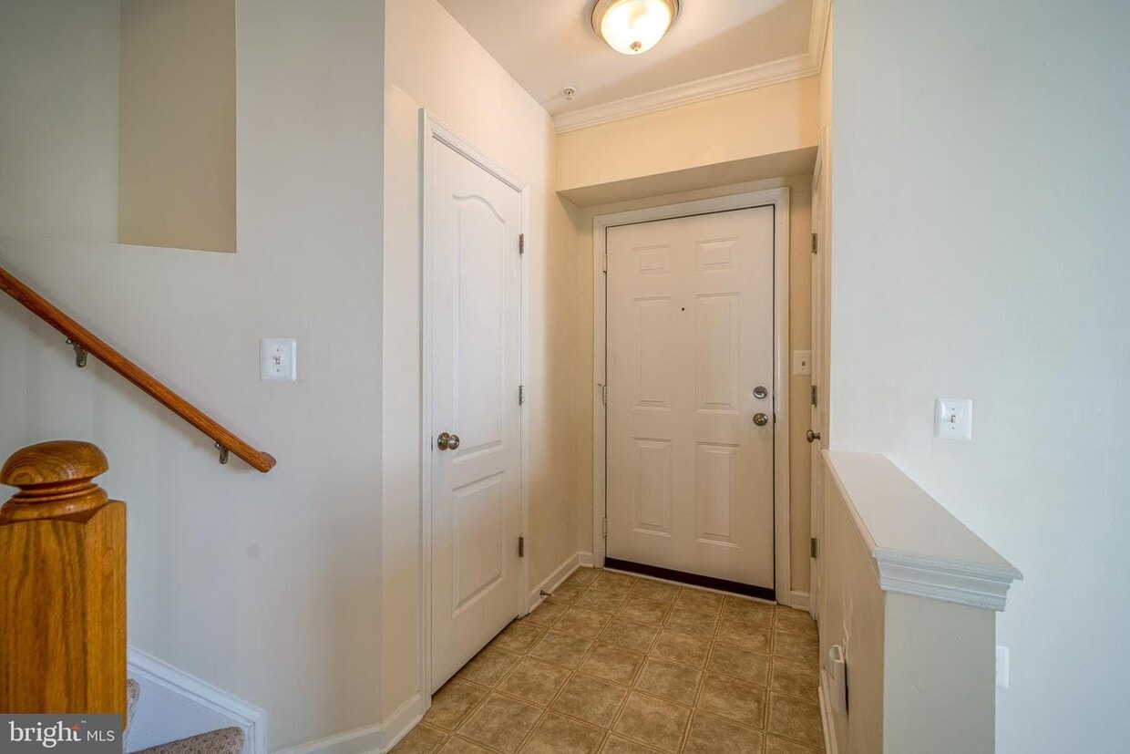 5080 Donovan Dr Unit 102, Alexandria, VA 22304 Apartment for Rent in