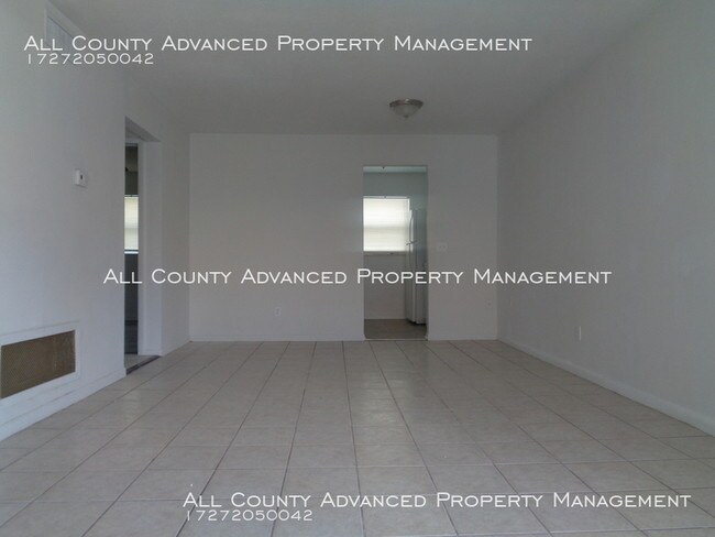 Building Photo - 1428 Spring Ln