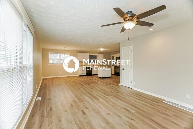 Building Photo - 3 Bedroom Pet-Friendly Home in INDIANAPOLIS, IN with Main Street Renewal