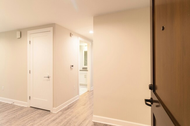 Building Photo - 5015 Balboa Boulevard, Unit 304