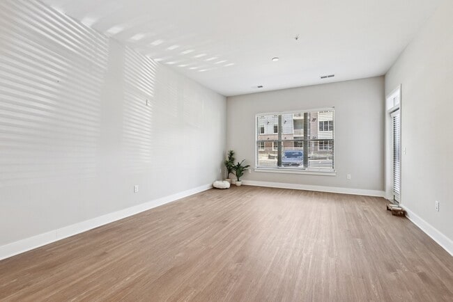 Building Photo - Elms Shady Grove