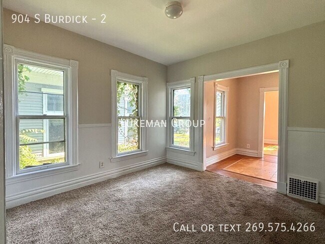 Foto del edificio - 904 S Burdick-2