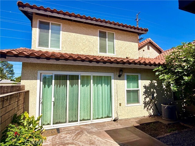 Foto del edificio - 10717 Mountain View Ave