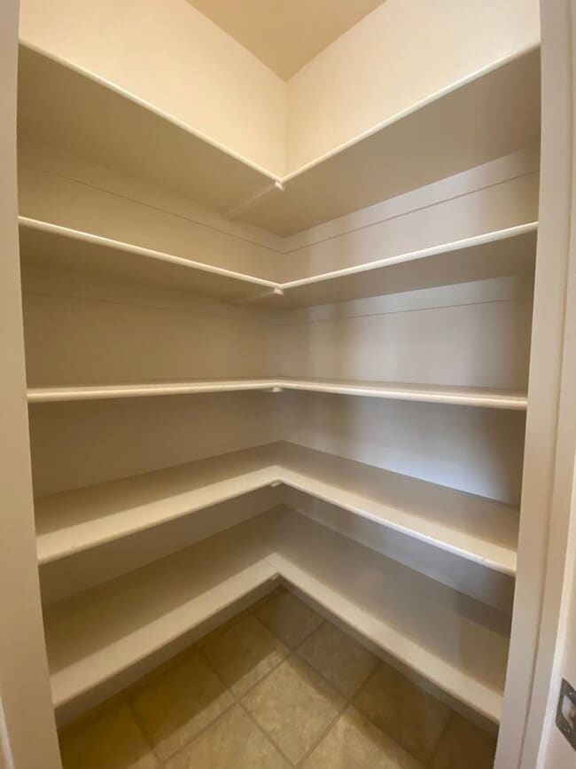 Building Photo - Shadow Mountain duplex