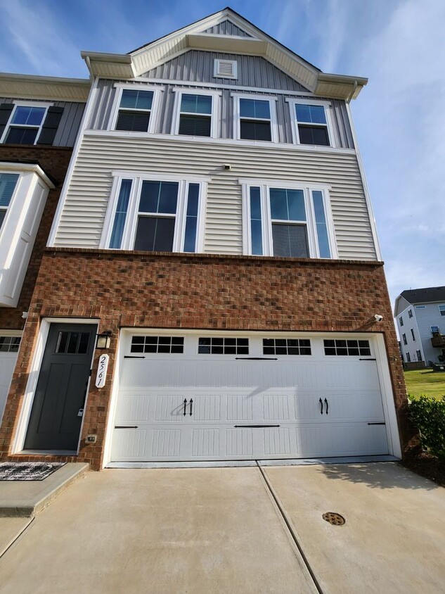 Primary Photo - Beautiful 3BR/2.5BA Townhouse in Fort Mill...