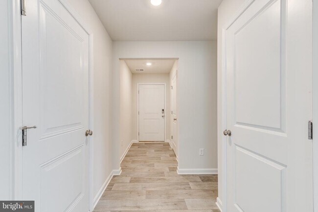Foto del edificio - 5221 Crooked Ln