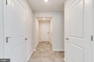 Building Photo - 5221 Crooked Ln