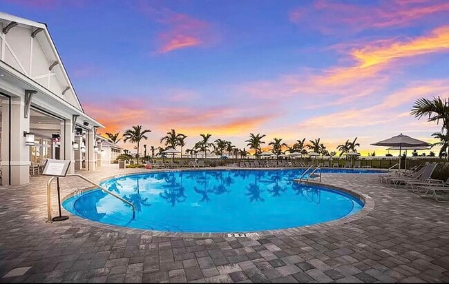 Foto del edificio - 15143 Sunny Day Dr