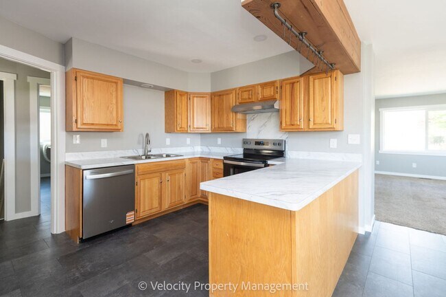 Foto del edificio - Charming Remodeled Home in Downtown Redmon...