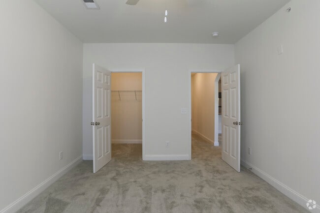 1BR, 1BA - Alder - Bedroom - Grand Oaks of Spartanburg