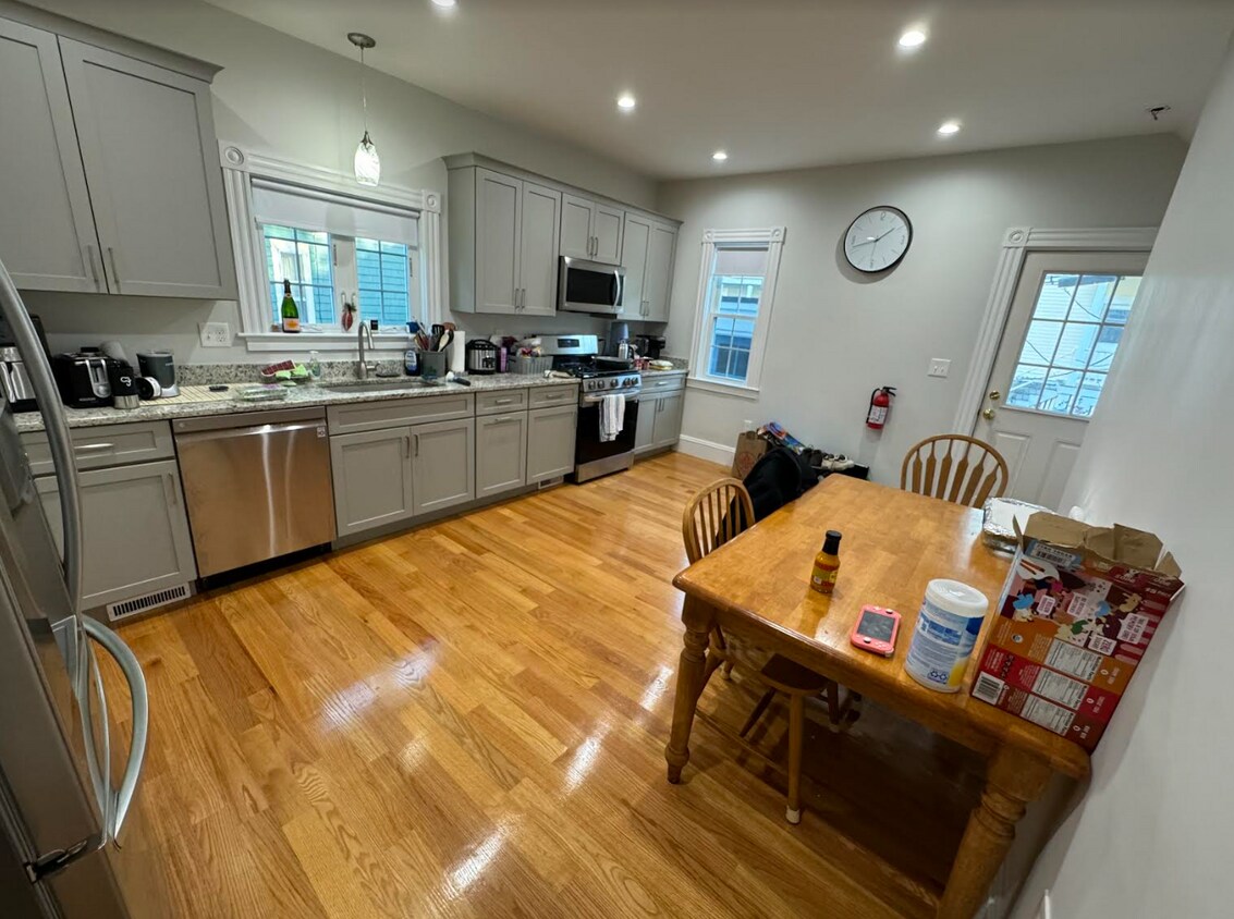 Foto principal - 116 Powder House Blvd