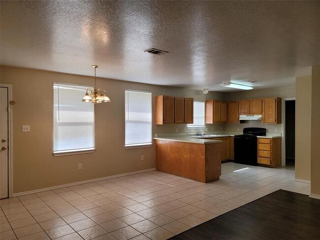 Building Photo - Spacious 3-2-2 in Granbury ...Coming soon.