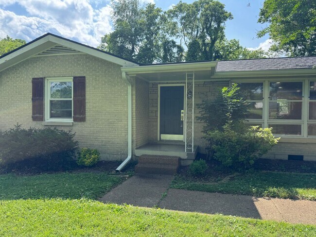 Building Photo - Fabulous Crieve Hall 4BR, 3BA Home