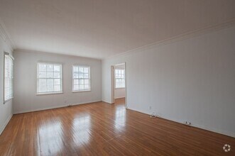 Building Photo - 1056 Carmona Ave