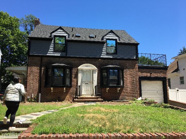 Building Photo - 3 br, 2.5 bath House - 2428 Morgan ave