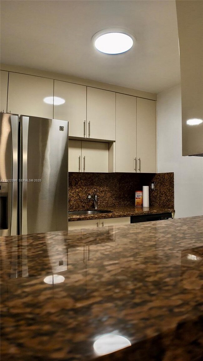 Foto del edificio - 4717 NW 7th St