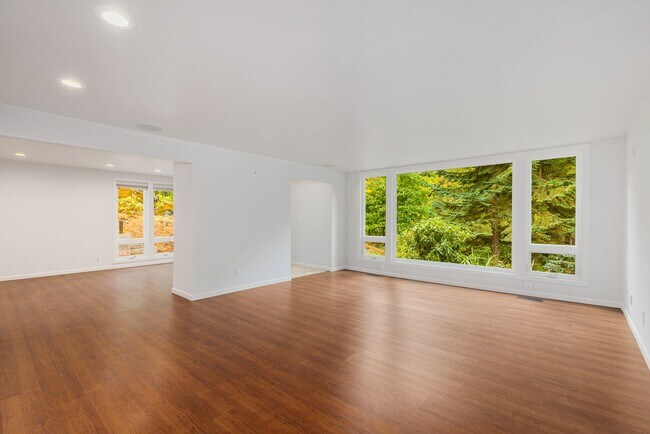 Foto del edificio - 3 Bedroom Rambler with 1-bedroom ADU in Wo...