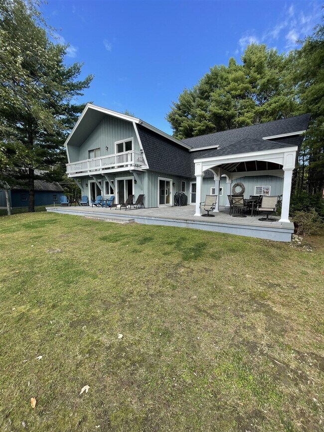 Foto del edificio - 144 Bayou Rd