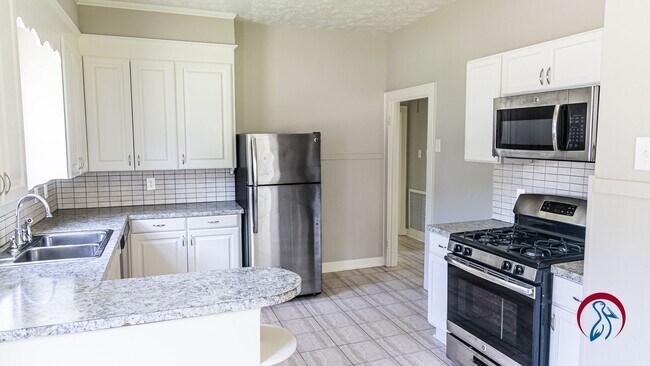 Foto del edificio - @ bed 1 bath Home for Rent right off 165 i...