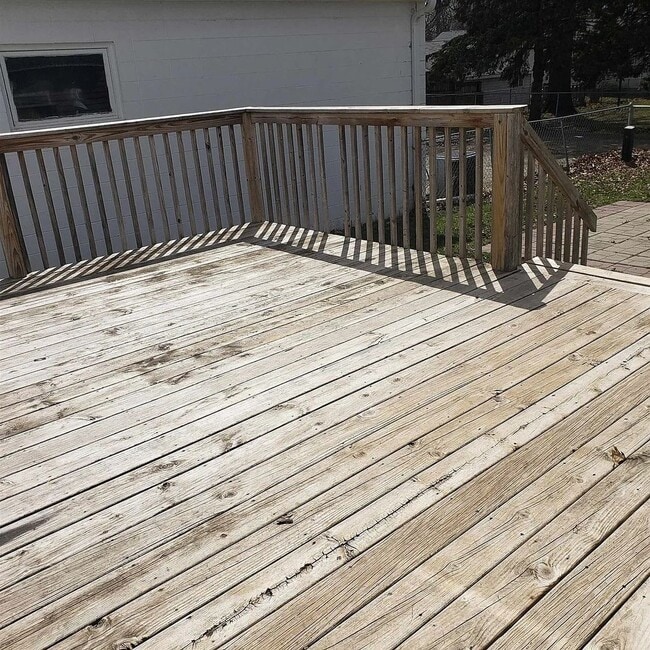 Foto del edificio - 2215 Falls Ave