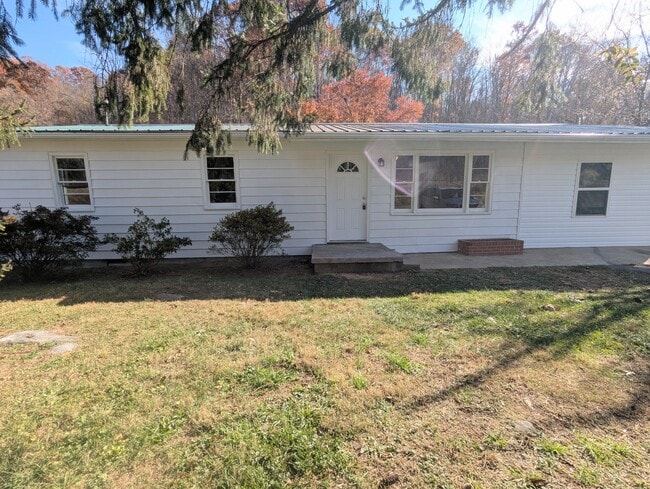 Building Photo - 417 Woodlyn Rd