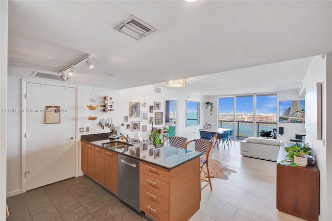 Building Photo - 50 Biscayne Blvd