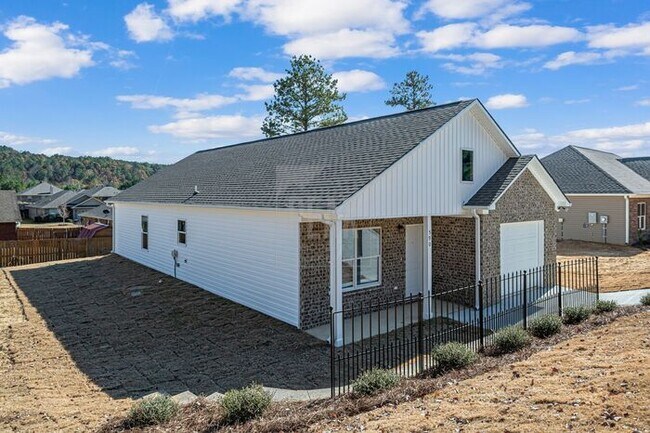 Foto del edificio - Celebrate Spring in Style:  Brand New Construction Home for Lease!