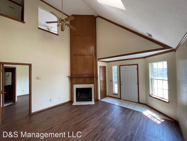 Building Photo - 4 br, 2 bath House - 2518 Lakecrest Drive