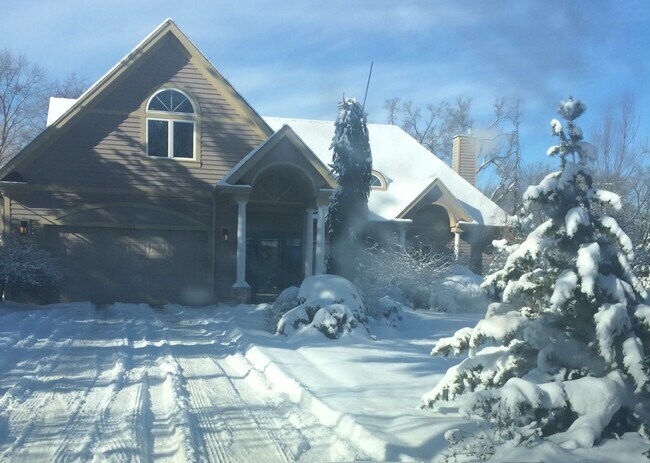 front in winter - 1700 N Windsor Dr