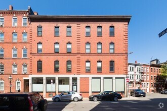 Building Photo - 179 Endicott St