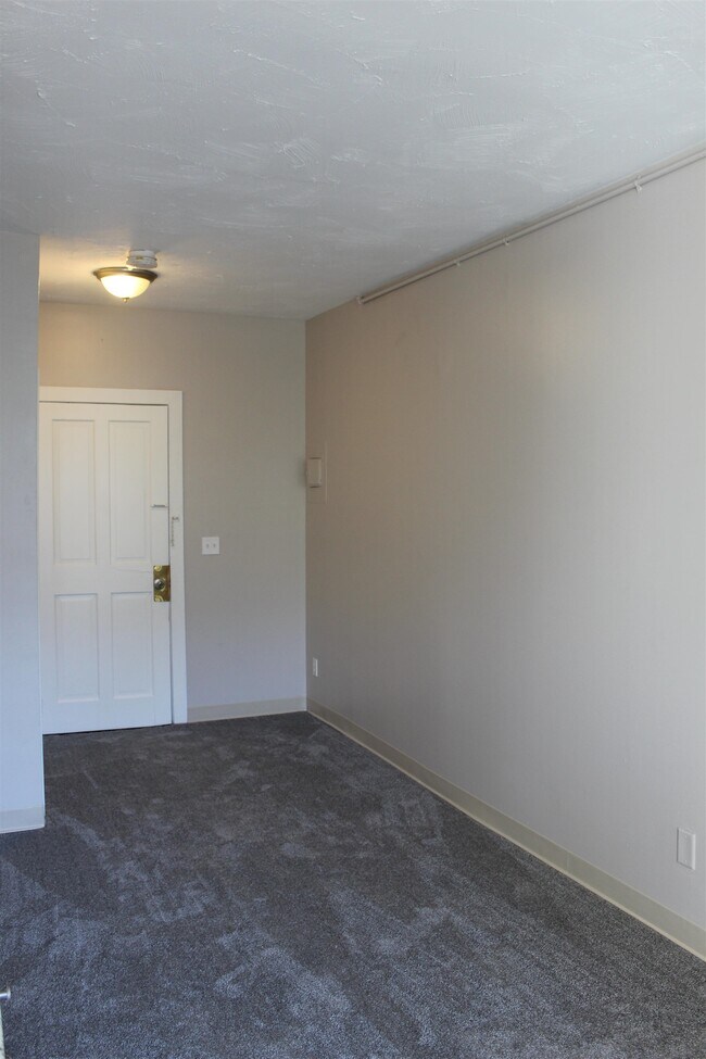 Building Photo - 1101 Elm St
