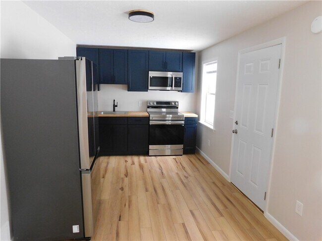 Foto del edificio - 182 E Main St