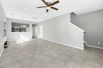 Building Photo - 974 Ellington St