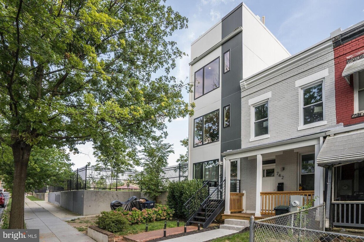 Modern Architecture - 740 Irving St NW