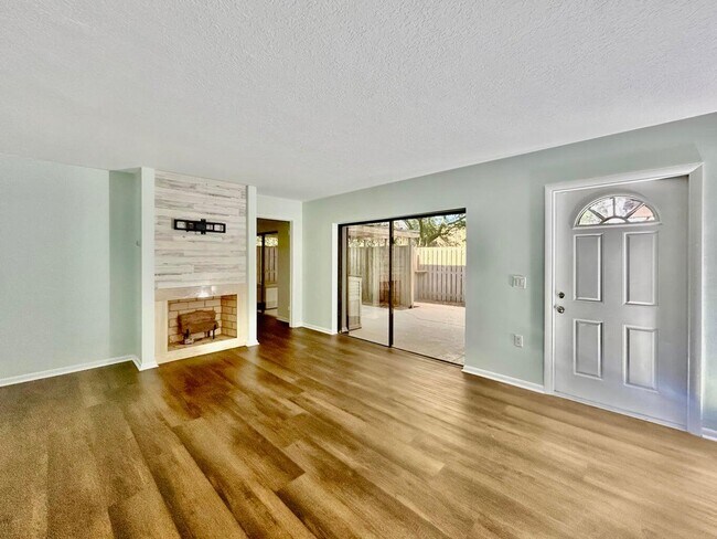 Foto del edificio - 405 4th Ln
