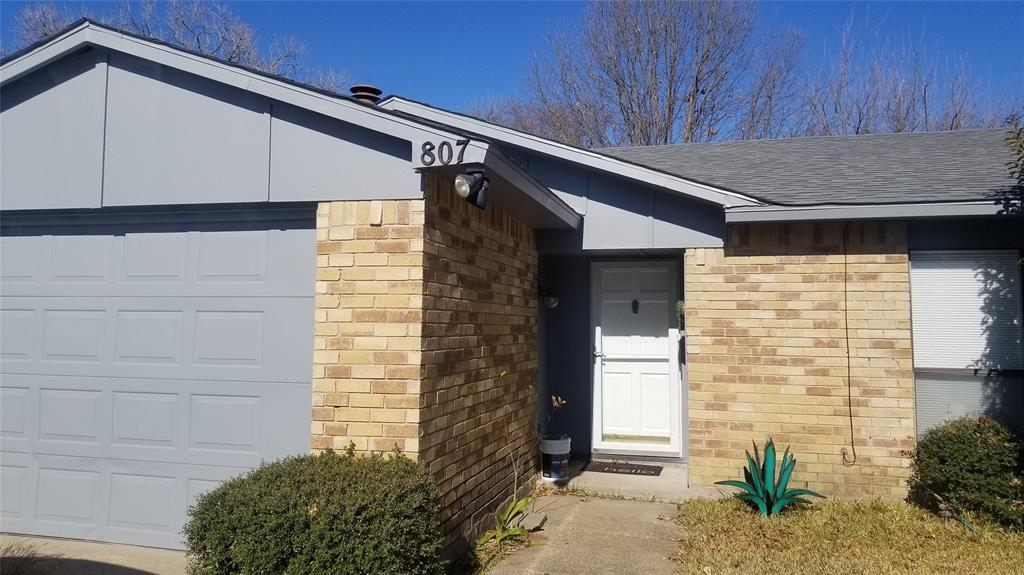 Primary Photo - 807 Rolling Ridge Dr