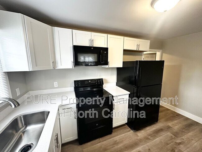 Foto del edificio - 903 Holt St