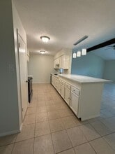 Building Photo - 10123 Kent Towne Ln