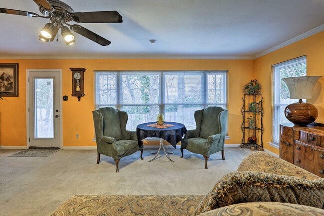 Foto del edificio - 2109 Woodside Dr