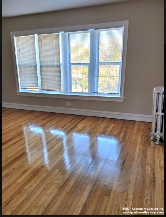 Foto del edificio - 5666 N Ridge Ave