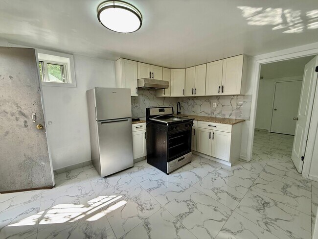 Building Photo - 13-11 123rd St