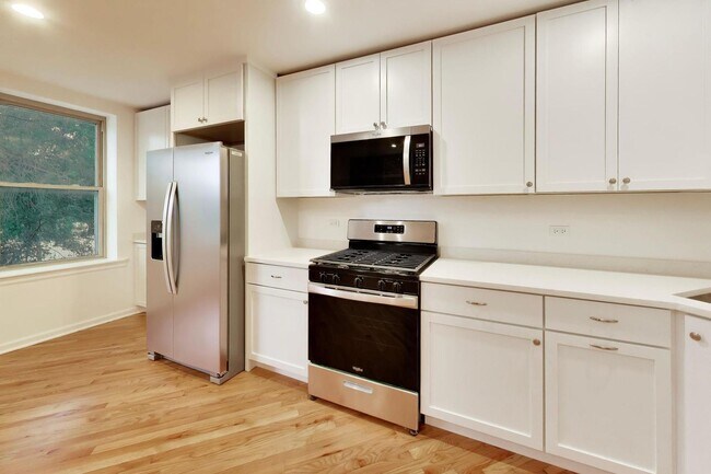 Foto del edificio - 1301 N Oakley Blvd