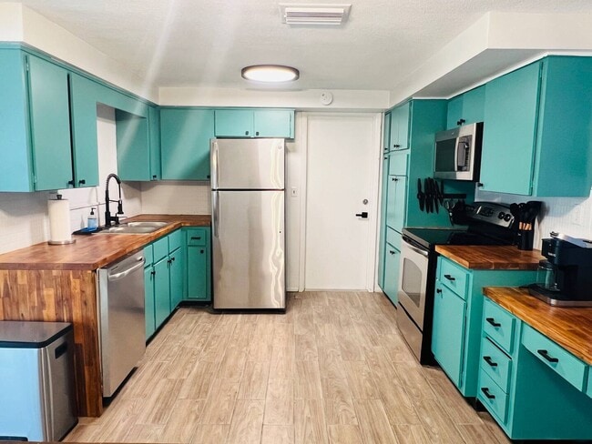 Building Photo - 5544 Baroque Dr
