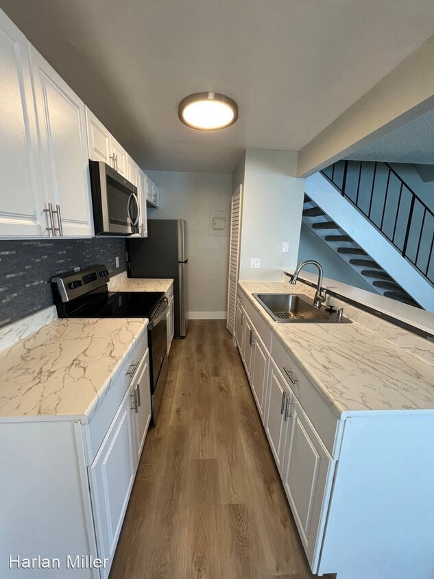 Primary Photo - 2 br, 1 bath House - 910 E TIFFANY DR #2