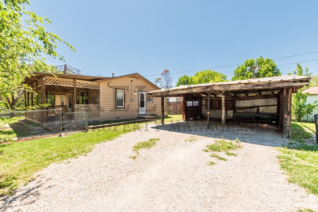 Building Photo - 1817 Catherine St
